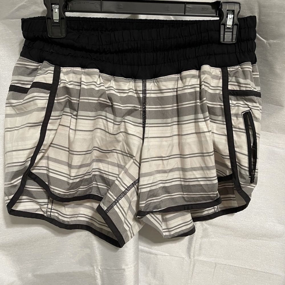 Lululemon tracker shorts